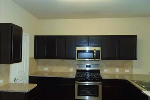 305 Cibolo Creek Dr, Kyle, TX 78640 - Photo 4