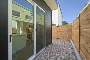 1407 Cedar Ave, Austin, TX 78702 - Photo 32