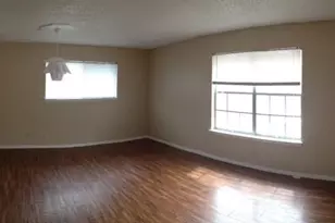 404 E 30th St, Austin, TX 78705 - Photo 2