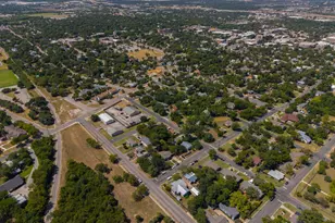 806 E 4th St, Georgetown, TX 78626 - Photo 12