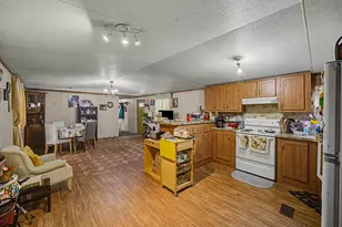 105 S Austin Dr, Paige, TX 78659 - Photo 6