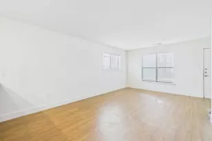 711 W 32nd St, Austin, TX 78705 - Photo 6