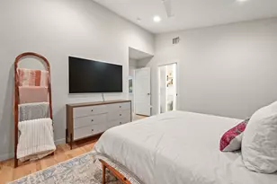 919 E 51st St, Austin, TX 78751 - Photo 14