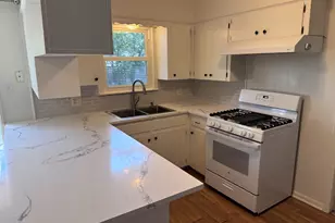 1901 Vallejo St, Austin, TX 78757 - Photo 8