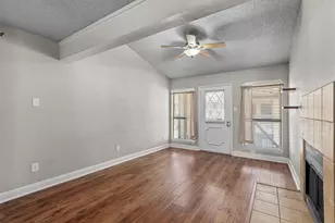 806 W 24th St, Austin, TX 78705 - Photo 6