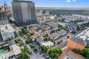 806 W 24th St, Austin, TX 78705 - Photo 32