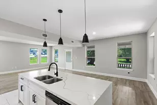 435 S Orange St, Giddings, TX 78942 - Photo 14