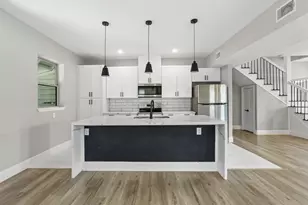 435 S Orange St, Giddings, TX 78942 - Photo 12