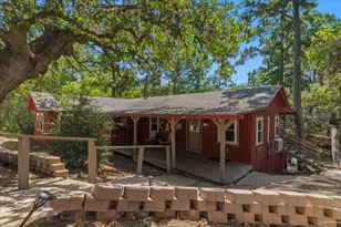 463 Clear Lake Dr, La Grange, TX 78945 - Photo 1