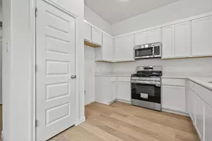 181 Hornet St, Elgin, TX 78621 - Photo 6