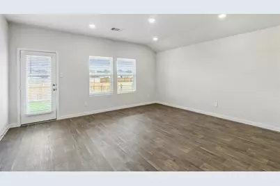 315 Belmont Place, Lockhart, TX 78644 - Photo 10