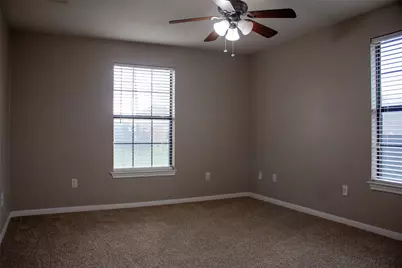 208 Shaw Street, Taylor, TX 76574 - Photo 6