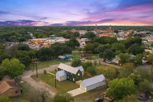 420 S Brazos St, Lockhart, TX 78644 - Photo 8