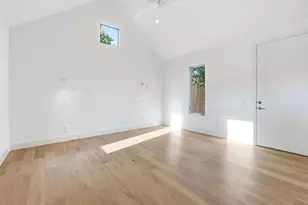 420 S Brazos St, Lockhart, TX 78644 - Photo 18
