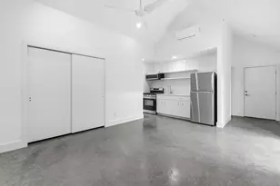 420 S Brazos St, Lockhart, TX 78644 - Photo 28