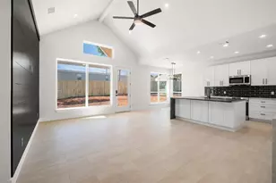 113 Eaglenest Ct, Smithville, TX 78957 - Photo 10