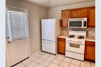 112 Cowboy Cove, Kyle, TX 78640 - Photo 10