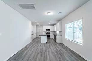 303 Clearlake Dr, Hutto, TX 78634 - Photo 4