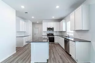 303 Clearlake Dr, Hutto, TX 78634 - Photo 6