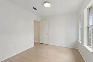 1010 N Bird Creek Dr, Austin, TX 78758 - Photo 8