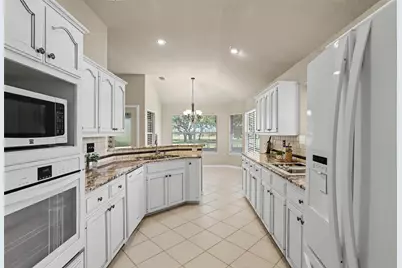 30107 Hamlet Circle, Georgetown, TX 78628 - Photo 16