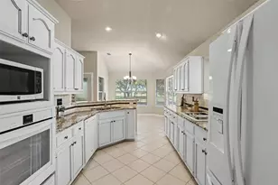 30107 Hamlet Cir, Georgetown, TX 78628 - Photo 16