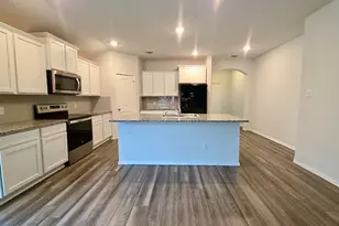 1828 T H Johnson Dr, Taylor, TX 76574 - Photo 4