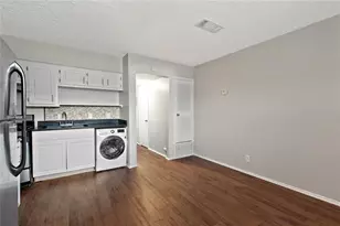 2401 Manor Rd, Austin, TX 78722 - Photo 2