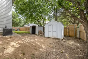 201 Lexington, Kyle, TX 78640 - Photo 32