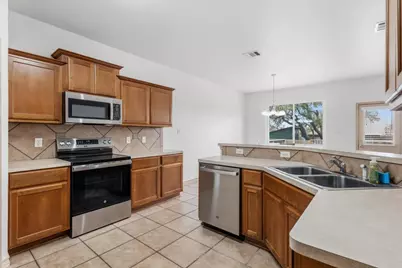 119 E Wildflower Boulevard, Marble Falls, TX 78654 - Photo 12