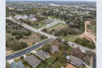 119 E Wildflower Boulevard, Marble Falls, TX 78654 - Photo 2