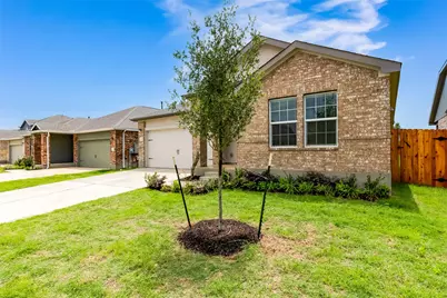 2000 Gilmer Way, Leander, TX 78641 - Photo 2