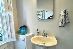 807 Leonard St, Austin, TX 78705 - Photo 20