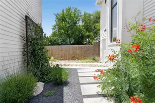 1816 Adina St, Austin, TX 78721 - Photo 20