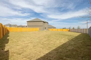 14301 Prairie Sod Ln, Elgin, TX 78621 - Photo 16