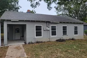 222 N Vaughan Ave, Seguin, TX 78155 - Photo 1