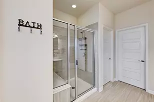 6814 E Riverside Dr, Austin, TX 78741 - Photo 16