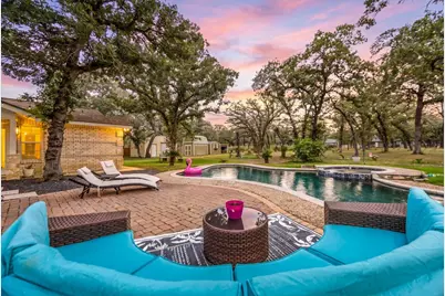 306 Kerry Lane, Floresville, TX 78114 - Photo 32