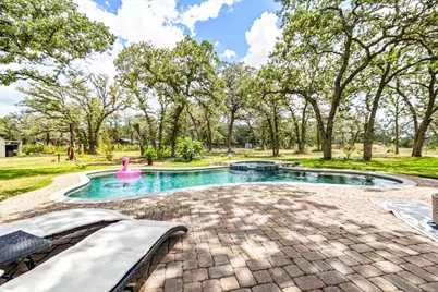 306 Kerry Lane, Floresville, TX 78114 - Photo 34