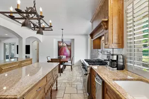 5 Championship Dr, The Hills, TX 78738 - Photo 14