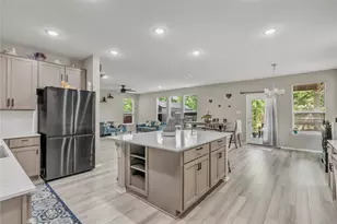 520 Ayinger Ln, Austin, TX 78728 - Photo 4