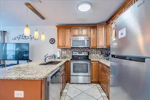 730 E Mather St, New Braunfels, TX 78130 - Photo 2