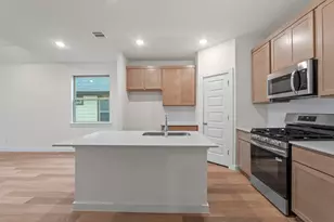 110 Mandeville Dr, Hutto, TX 78634 - Photo 10