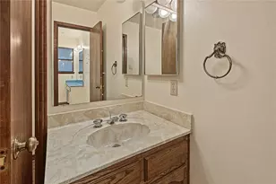 9223 Warriors Creek Dr, San Antonio, TX 78230 - Photo 18