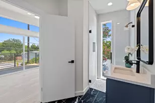 1169 Bedford St, Austin, TX 78702 - Photo 12