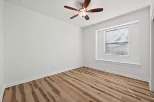 2204 E 13th St, Austin, TX 78702 - Photo 22