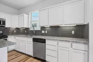2204 E 13th St, Austin, TX 78702 - Photo 14
