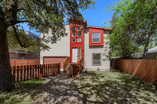 2204 E 13th St, Austin, TX 78702 - Photo 8