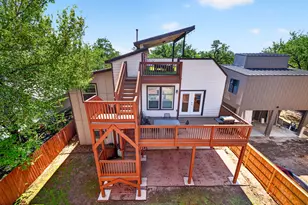 2204 E 13th St, Austin, TX 78702 - Photo 4