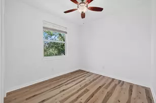 2204 E 13th St, Austin, TX 78702 - Photo 24